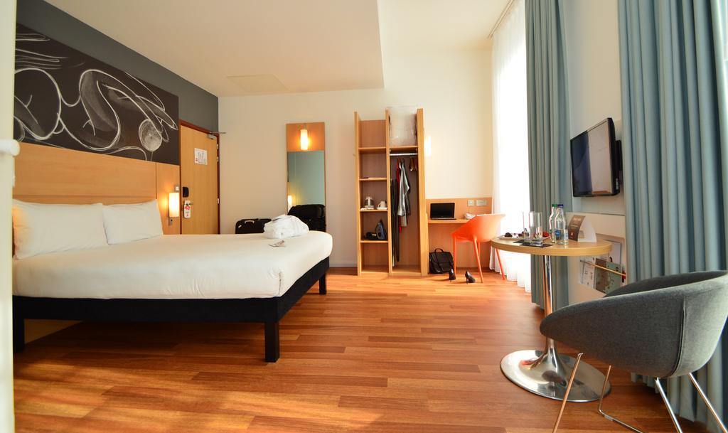 Ibis Edinburgh Centre South Bridge - Royal Mile Ξενοδοχείο Εξωτερικό φωτογραφία